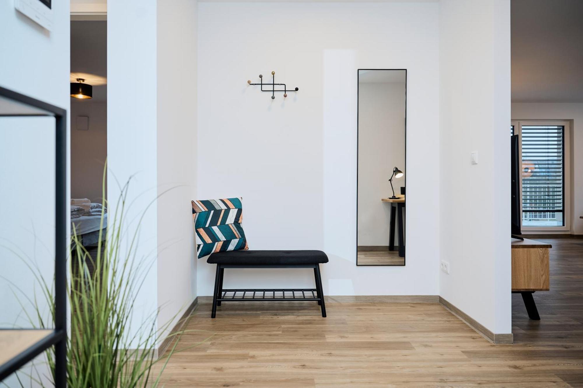 Moderne Apartments Mit Highspeed-Wlan Und Gratis-Tiefgarage Ihr Perfekter Rueckzugsort Nahe Dem Zentrum Und Der Therme I Barrierearm Μπαντ Κίσινγκεν Εξωτερικό φωτογραφία