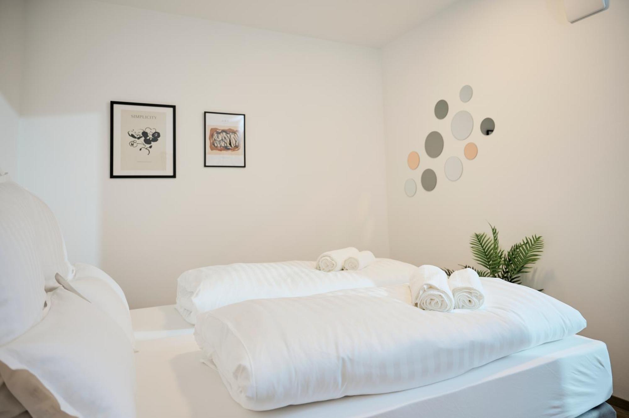 Moderne Apartments Mit Highspeed-Wlan Und Gratis-Tiefgarage Ihr Perfekter Rueckzugsort Nahe Dem Zentrum Und Der Therme I Barrierearm Μπαντ Κίσινγκεν Εξωτερικό φωτογραφία
