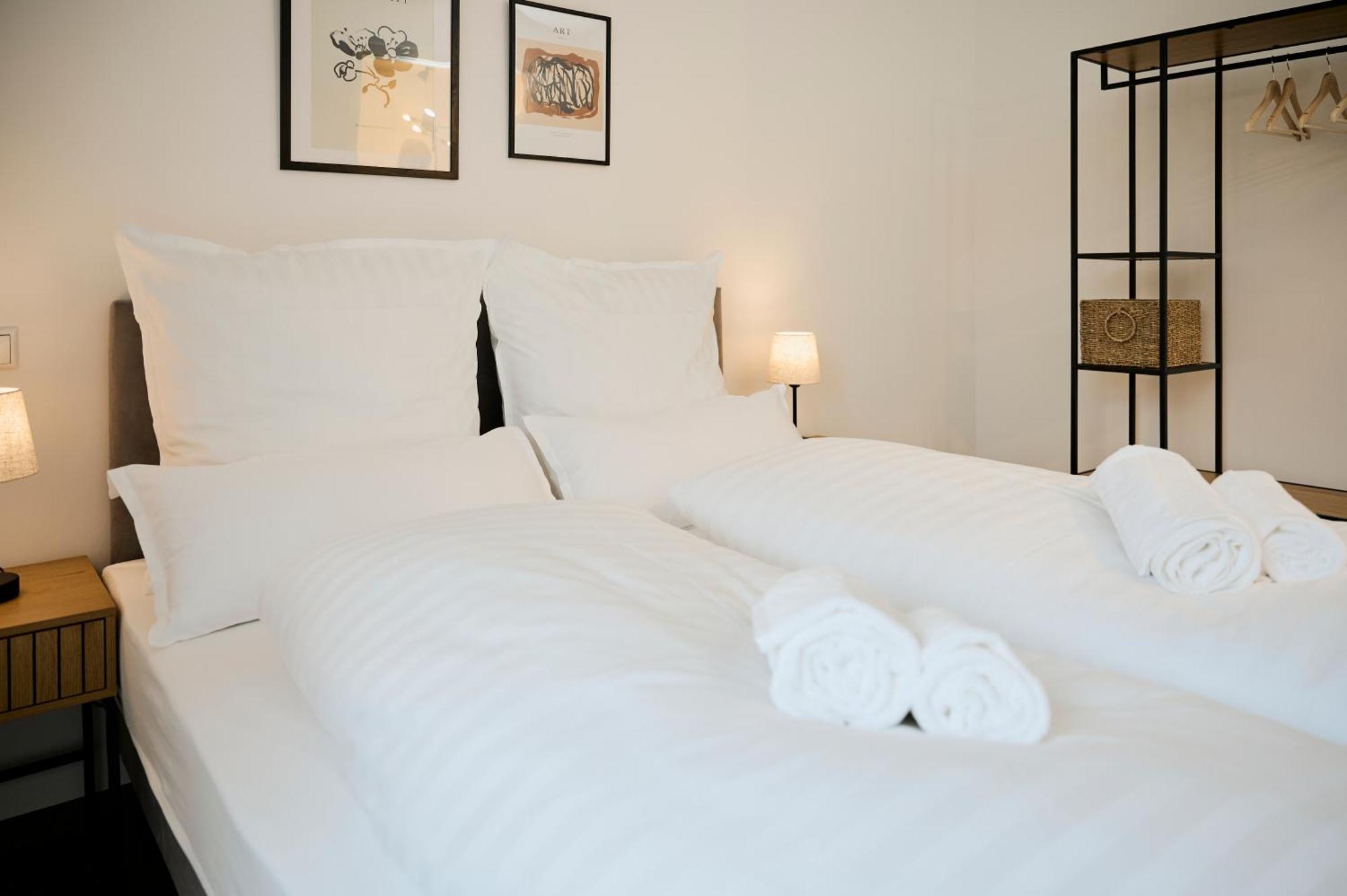 Moderne Apartments Mit Highspeed-Wlan Und Gratis-Tiefgarage Ihr Perfekter Rueckzugsort Nahe Dem Zentrum Und Der Therme I Barrierearm Μπαντ Κίσινγκεν Εξωτερικό φωτογραφία